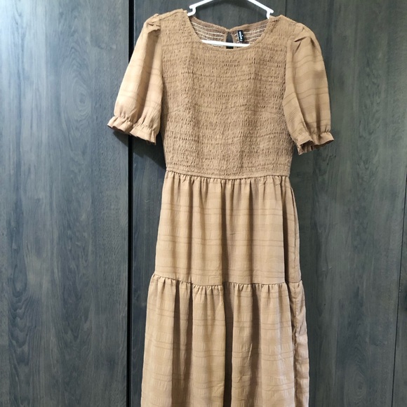 Amazon Brown Smocked Maxi Dress with Puff Sleeves - Picture 6 of 7